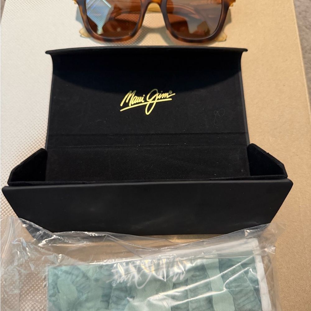 Maui Jim Tortoiseshell Sunglasses with Brown Tint
